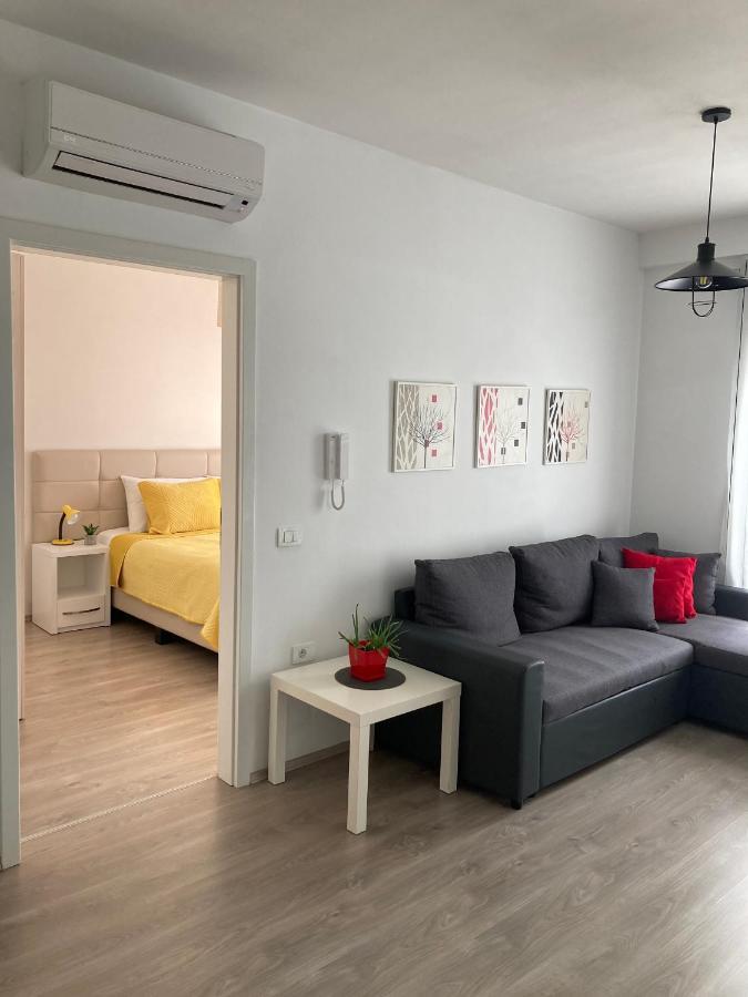 Rovena'S Apartment - Free Parking Тирана Экстерьер фото